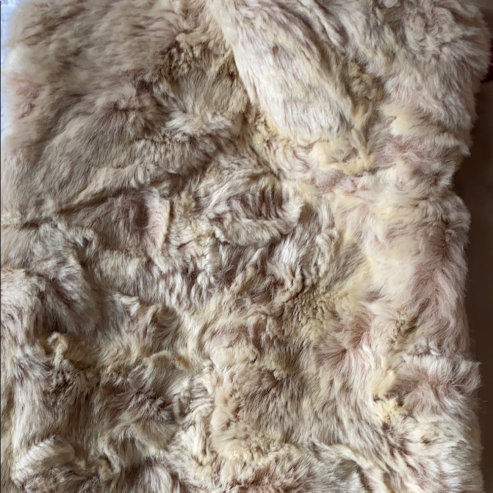❌SOLD Kristen Blake Faux Fur Vest - Picture 3 of 9